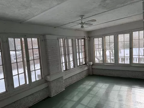 Exterior - 1629 W Harrison St, Freeport, IL 61032 photo 2 of 9