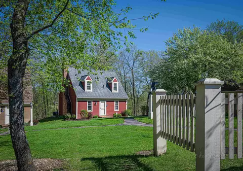 28 Thatcher Ln, Galena, IL 61036