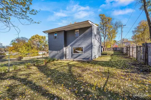 2946 Marshall St, Rockford, IL 61109