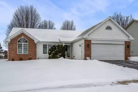 4797 Lindbloom Ln, Cherry Valley, IL 61016