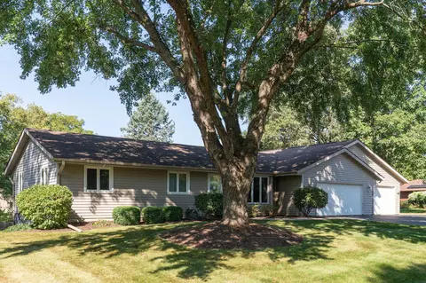 8628 Byron Hills Dr, Byron, IL 61010