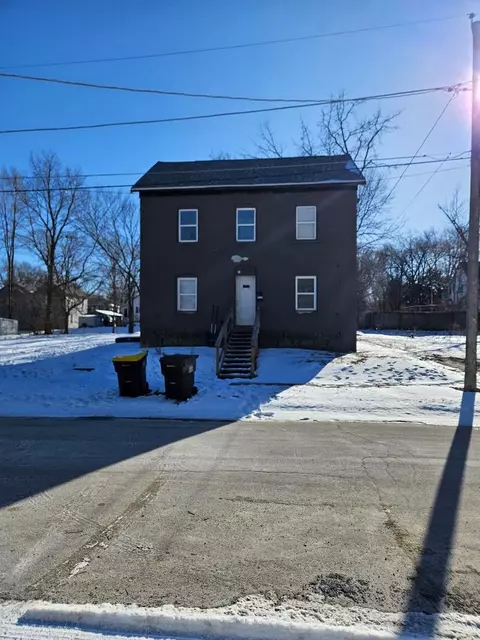 535 E Madison St, Freeport, IL 61032