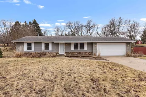 4446 Scarlet Oak Dr, Rockford, IL 61109