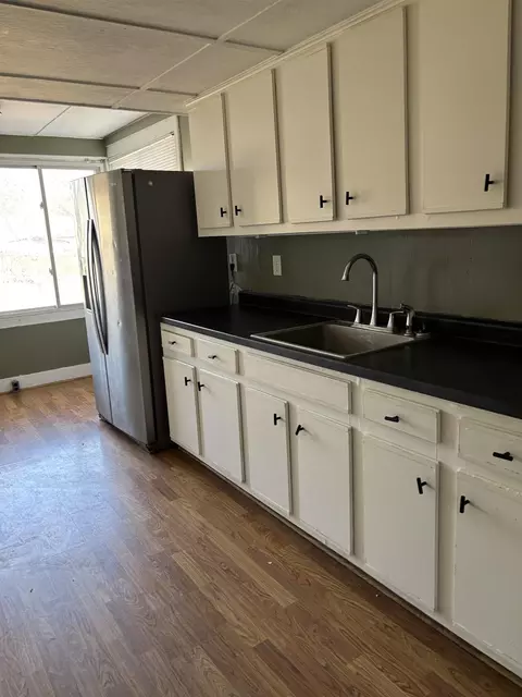 405 3rd St, Henry, IL 61537 photo 2