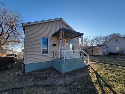 Exterior - 533 Deleon St, Ottawa, IL 61350 photo 2 of 3