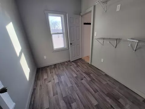 Bedroom - 533 Deleon St, Ottawa, IL 61350 photo 2 of 2