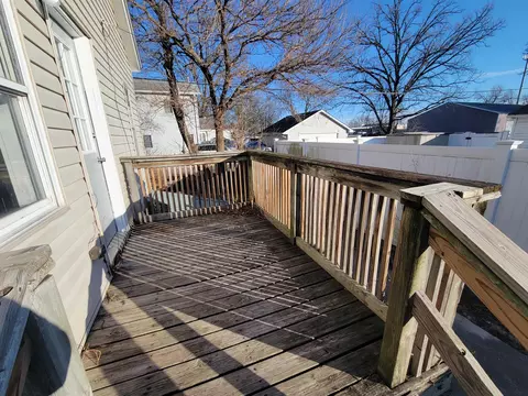 Exterior - 533 Deleon St, Ottawa, IL 61350 photo 3 of 3