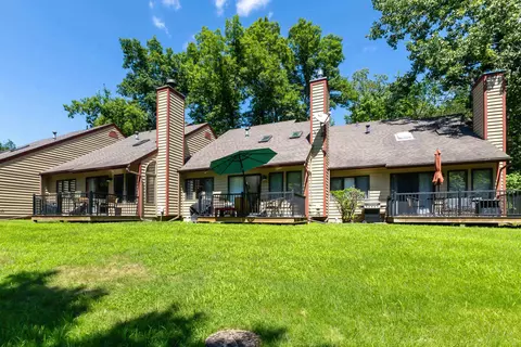 43 Spring Creek Ln, Galena, IL 61036