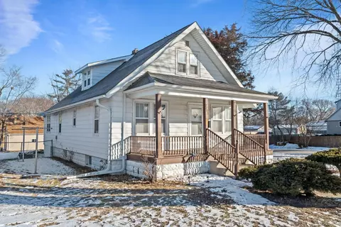 3203 Montrose Ave, Rockford, IL 61101