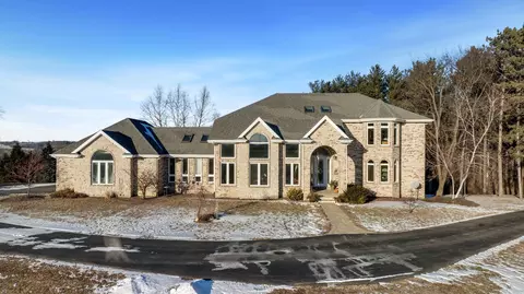 4092 W Pond Rd, Leaf River, IL 61047