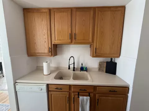 Kitchen - 714 Kiwanis, Freeport, IL 61032 photo 3 of 4