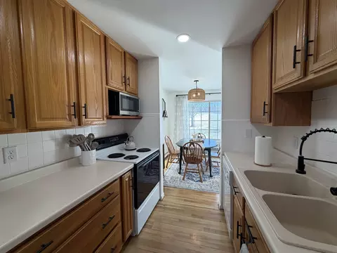 Kitchen - 714 Kiwanis, Freeport, IL 61032 photo 2 of 4