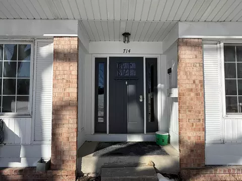 Entry Way - 714 Kiwanis, Freeport, IL 61032 photo 1 of 2
