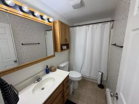 Bath - 714 Kiwanis, Freeport, IL 61032 photo 1 of 1