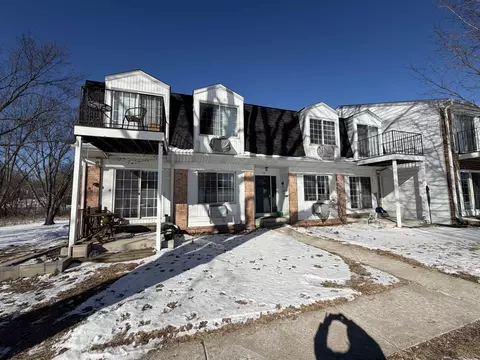 Exterior - 714 Kiwanis, Freeport, IL 61032 photo 2 of 2