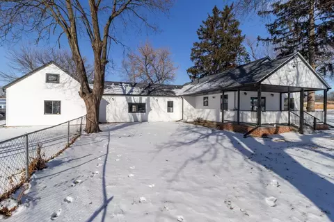7604 N 2nd Sts, Machesney Park, IL 61115