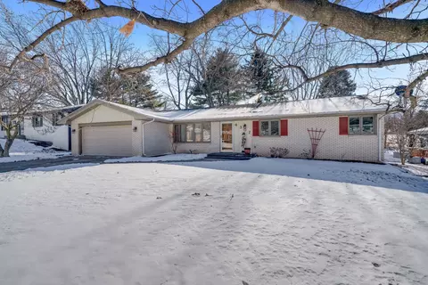4307 Tallwood Ave, Rockford, IL 61114