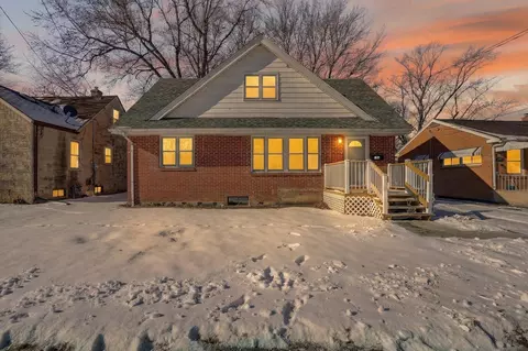 406 Bayliss Ave, Rockford, IL 61101