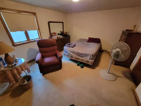 408 E 4th St, Spring Valley, IL 61362 photo 5