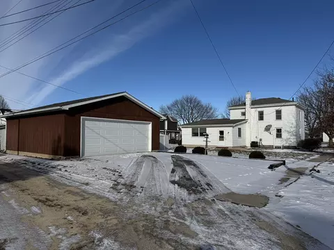 328 E Carroll St, Lanark, IL 61046 photo 6