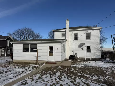 328 E Carroll St, Lanark, IL 61046 photo 4
