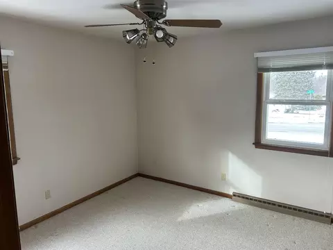 Bedroom - 2129 Sunset Dr, Freeport, IL 61032 photo 2 of 5