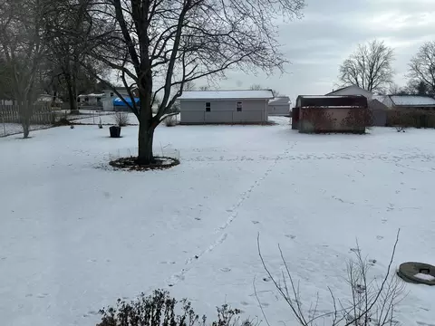 Exterior - 2129 Sunset Dr, Freeport, IL 61032 photo 2 of 4