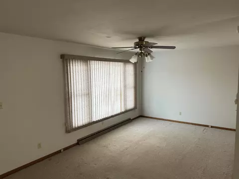 Living - 2129 Sunset Dr, Freeport, IL 61032 photo 1 of 3