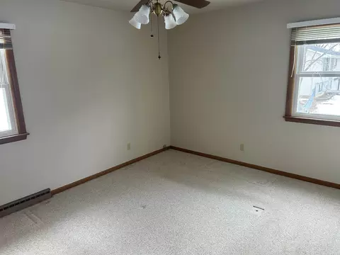 Bedroom - 2129 Sunset Dr, Freeport, IL 61032 photo 4 of 5