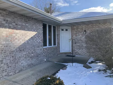 6573 Laurelwood Dr, Rockford, IL 61108