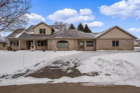 5517 Winners Cir, Caledonia, IL 61011