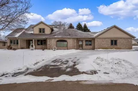 5517 Winners Cir, Caledonia, IL 61011