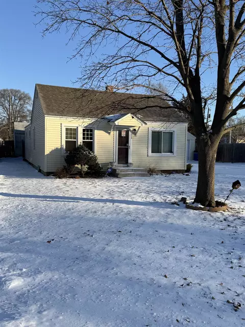 216 Superior Ave, Machesney Park, IL 61115