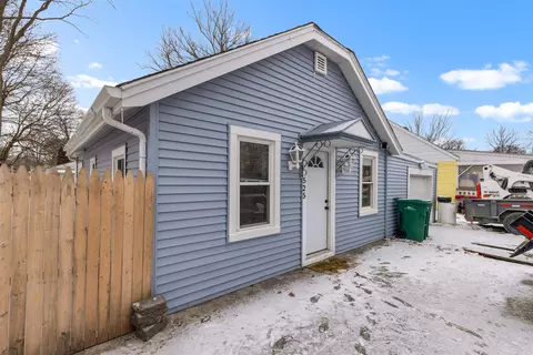 525 S Memorial Ave, Rockford, IL 61102