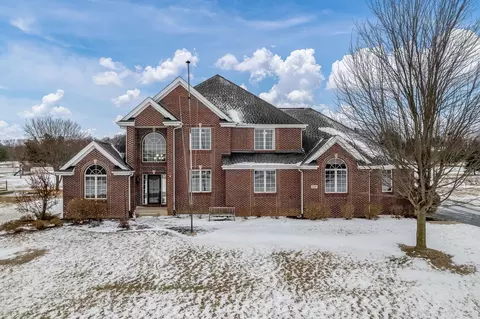 119 Savannah Dr, Poplar Grove, IL 61065
