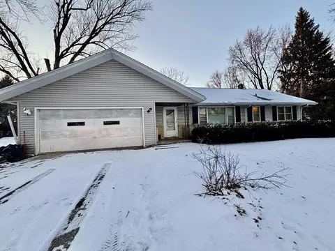 721 Friendship Dr, Rockford, IL 61101