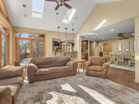 7447 Stacy Ct, Roscoe, IL 61073 photo 9