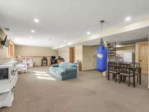7447 Stacy Ct, Roscoe, IL 61073 photo 44