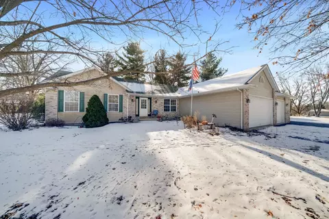 3734 Renfro Rd, Cherry Valley, IL 61016