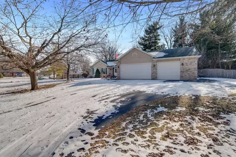 3734 Renfro Rd, Cherry Valley, IL 61016 photo 3