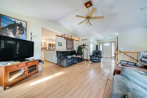 3734 Renfro Rd, Cherry Valley, IL 61016 photo 7