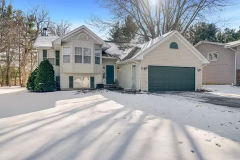 119 SE Liverpool Dr, Poplar Grove, IL 61065