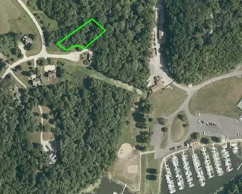 3 Waterford Dr, Galena, IL 61036