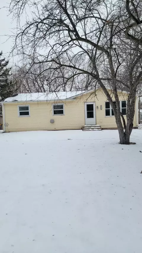 8212 Scott Ln, Machesney Park, IL 61115