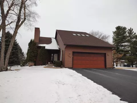 100 SW Thornhill Dr, Poplar Grove, IL 61065