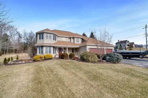 9345 N Oakleaf Ct, Byron, IL 61010