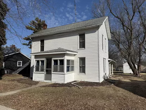 405 N First St, Pearl City, IL 61062