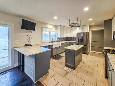 10582 Atwood Rd, Roscoe, IL 61073 photo 12