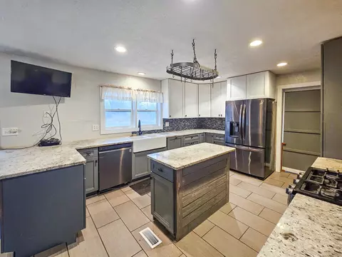 10582 Atwood Rd, Roscoe, IL 61073 photo 11