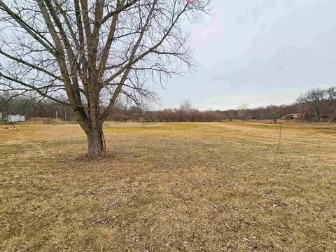 10582 Atwood Rd, Roscoe, IL 61073 photo 4